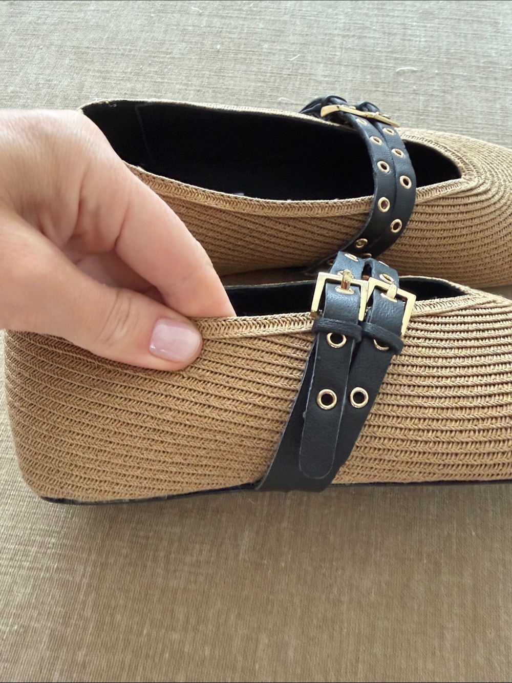 Alaia flats women shoes size 38 but run smaller. Authentic - Picture 4 of 12